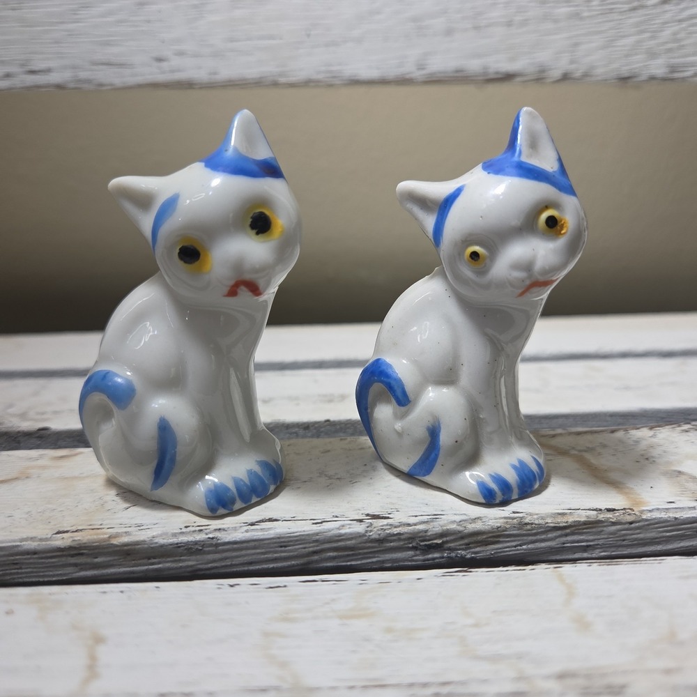 Vintage Blue and White Cats Kittens Salt & Pepper Shakers Kitch Kitchen Japan